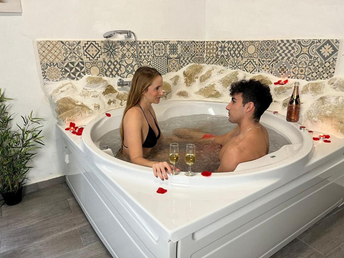 Fortress Jacuzzi Suites Xàtiva Exteriér fotografie