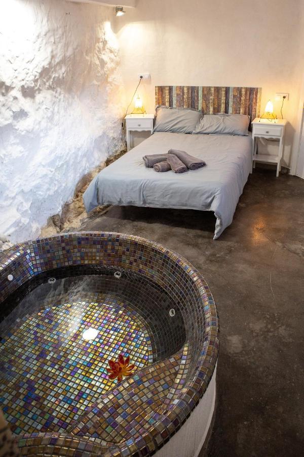 Fortress Jacuzzi Suites Xàtiva Exteriér fotografie