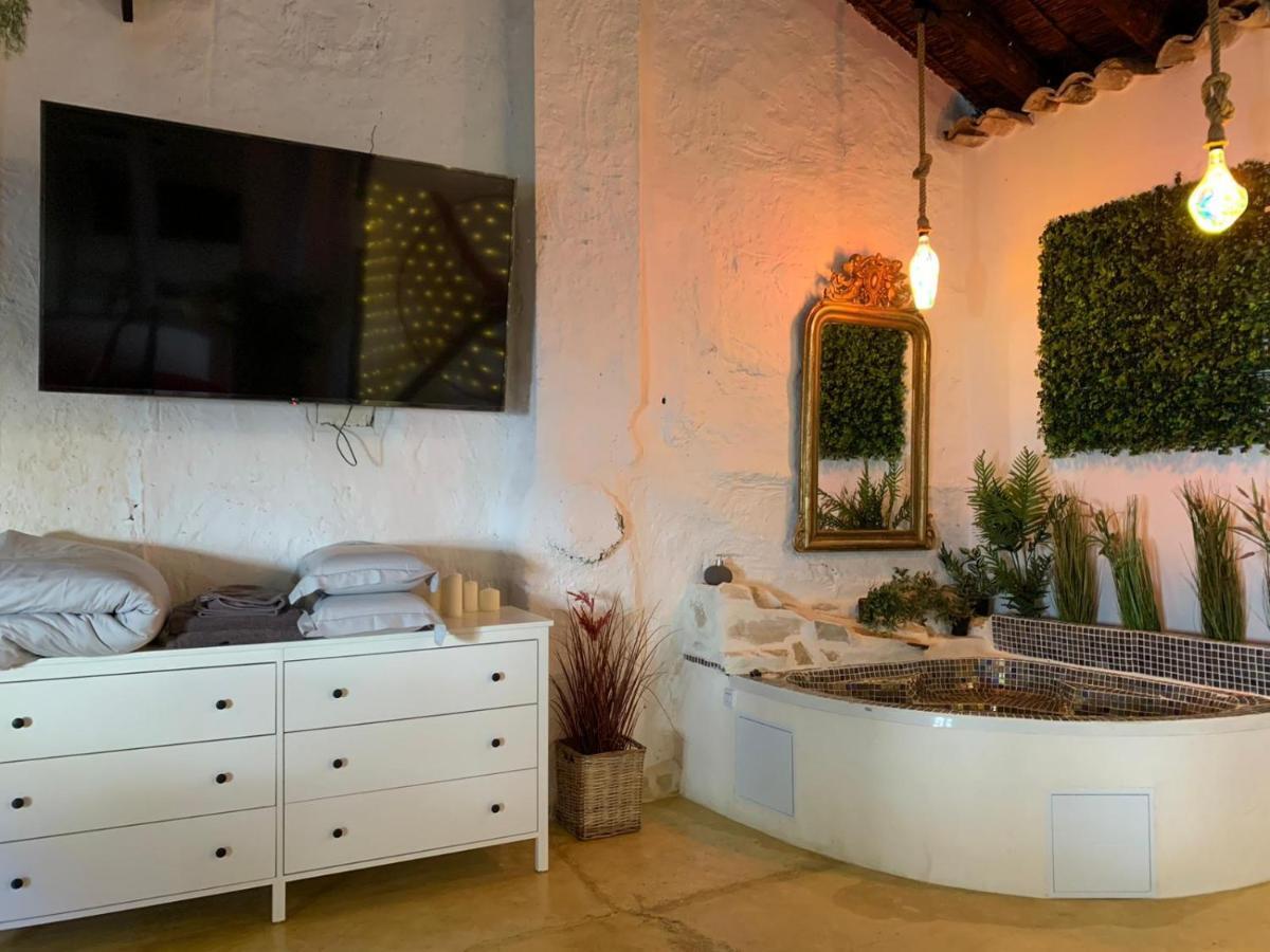 Fortress Jacuzzi Suites Xàtiva Exteriér fotografie