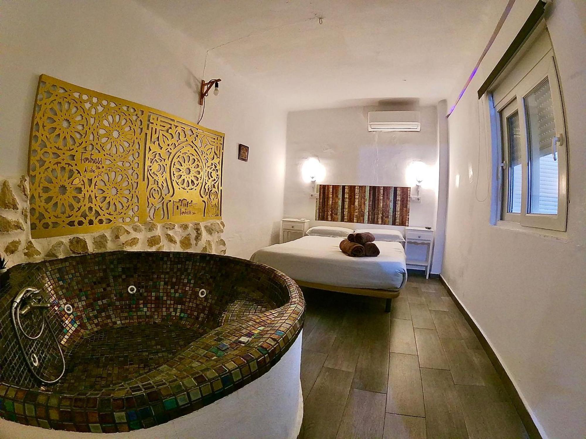 Fortress Jacuzzi Suites Xàtiva Exteriér fotografie